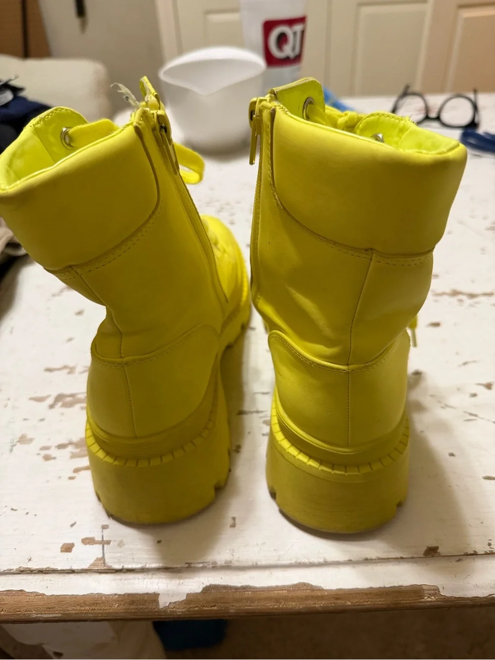 Tevos men’s 8.5 Bright Neon Yellow Lace-Up Combat Boots funk punk hip retro cool